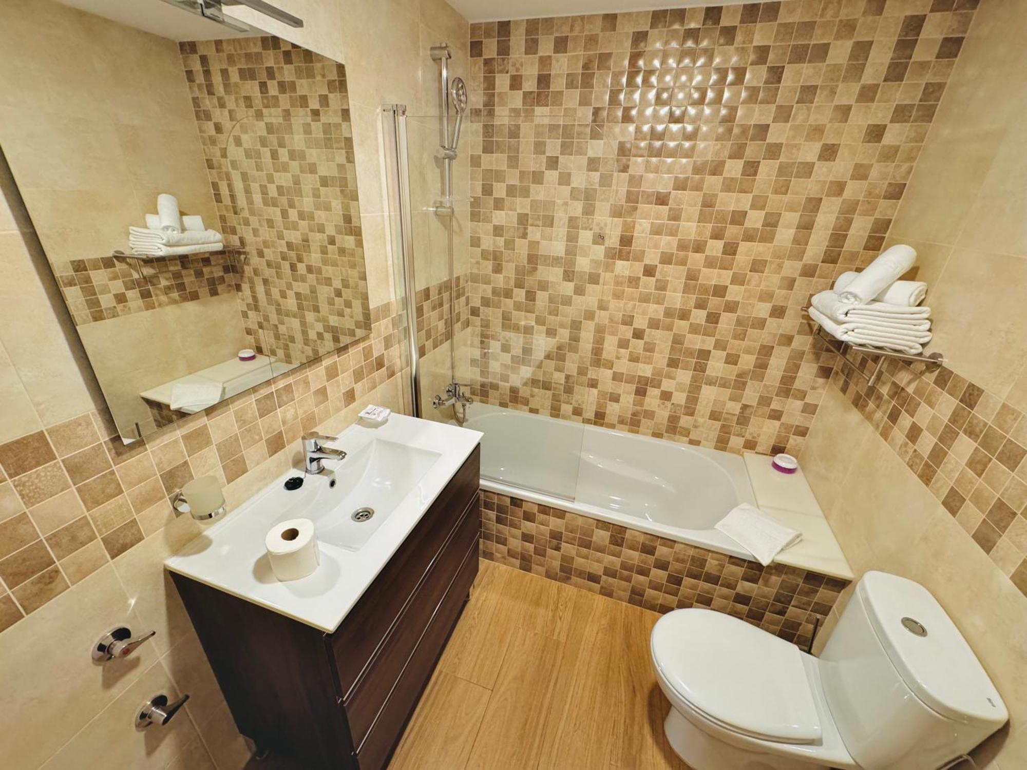 Pueblo Evita Premium Suites 베날마데나코스타 외부 사진