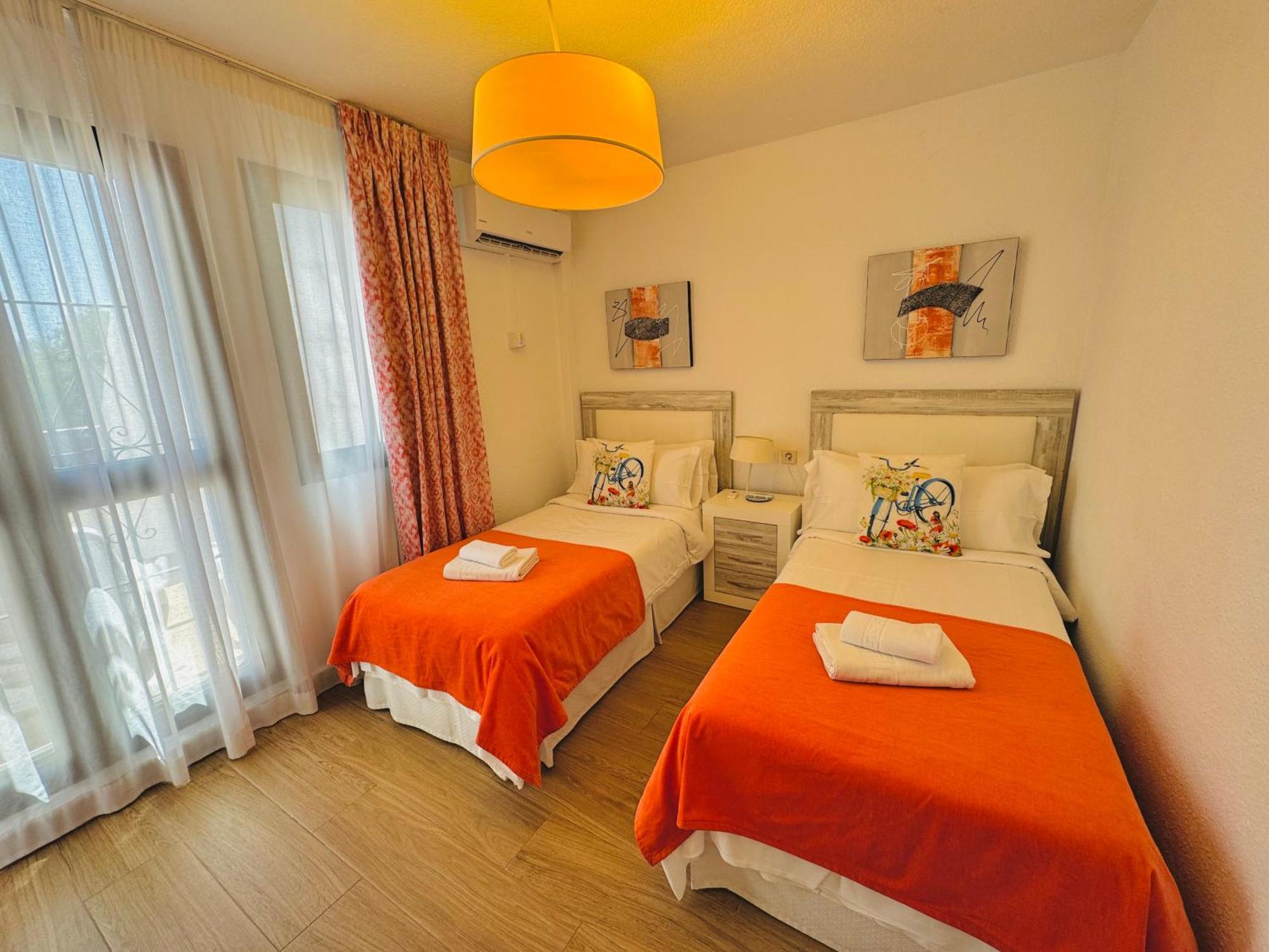 Pueblo Evita Premium Suites 베날마데나코스타 외부 사진