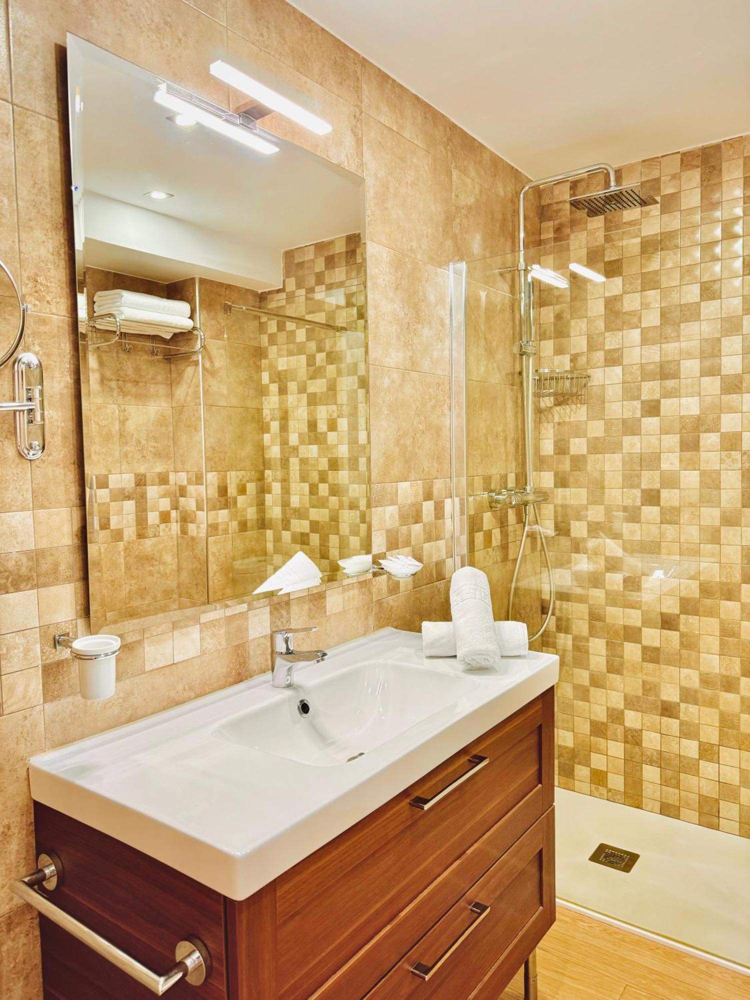 Pueblo Evita Premium Suites 베날마데나코스타 외부 사진
