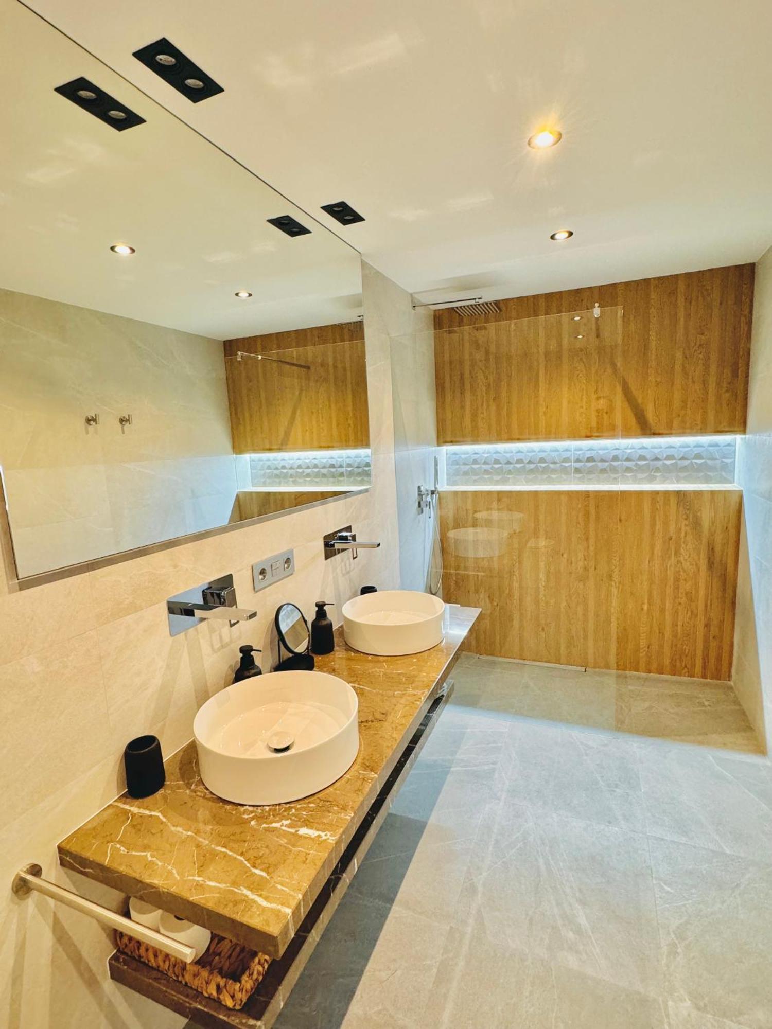 Pueblo Evita Premium Suites 베날마데나코스타 외부 사진