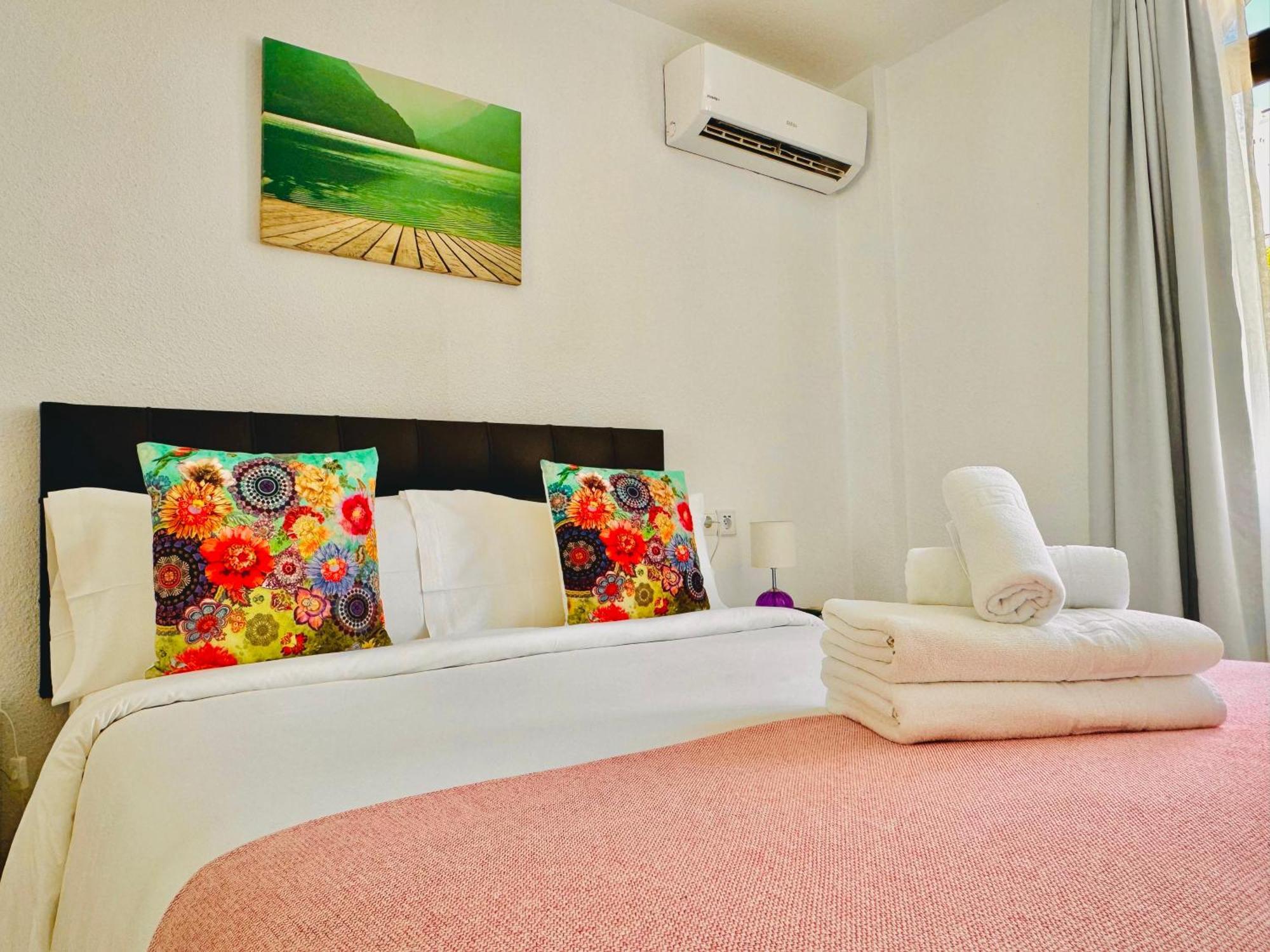 Pueblo Evita Premium Suites 베날마데나코스타 외부 사진