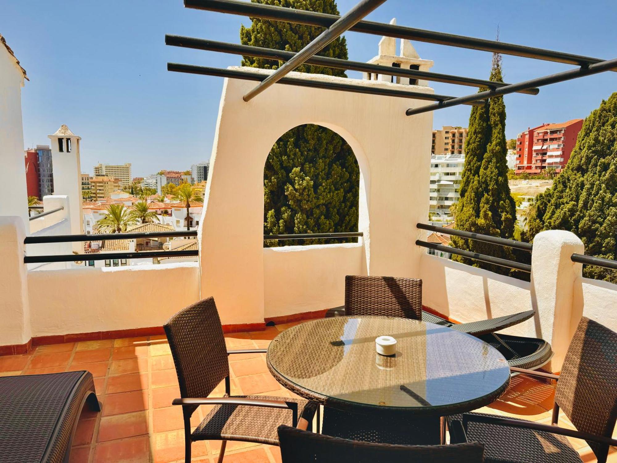 Pueblo Evita Premium Suites 베날마데나코스타 외부 사진