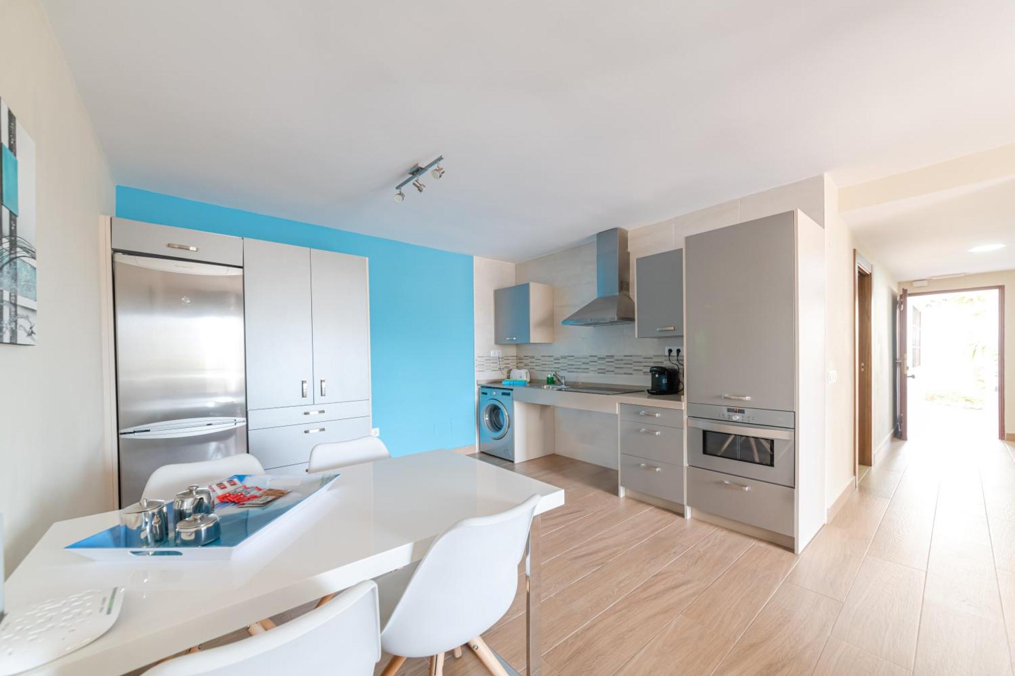 Pueblo Evita Premium Suites 베날마데나코스타 외부 사진