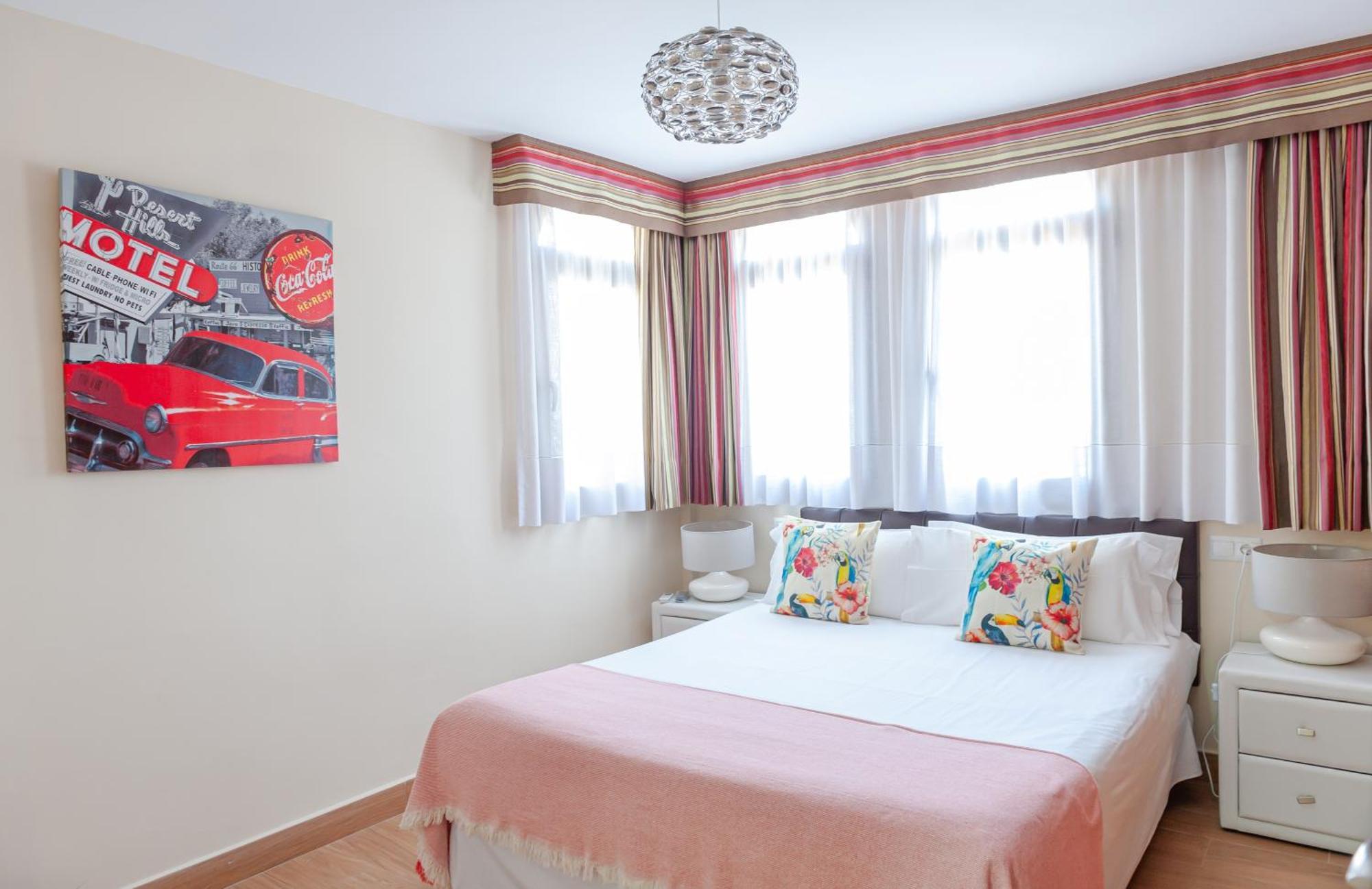 Pueblo Evita Premium Suites 베날마데나코스타 외부 사진