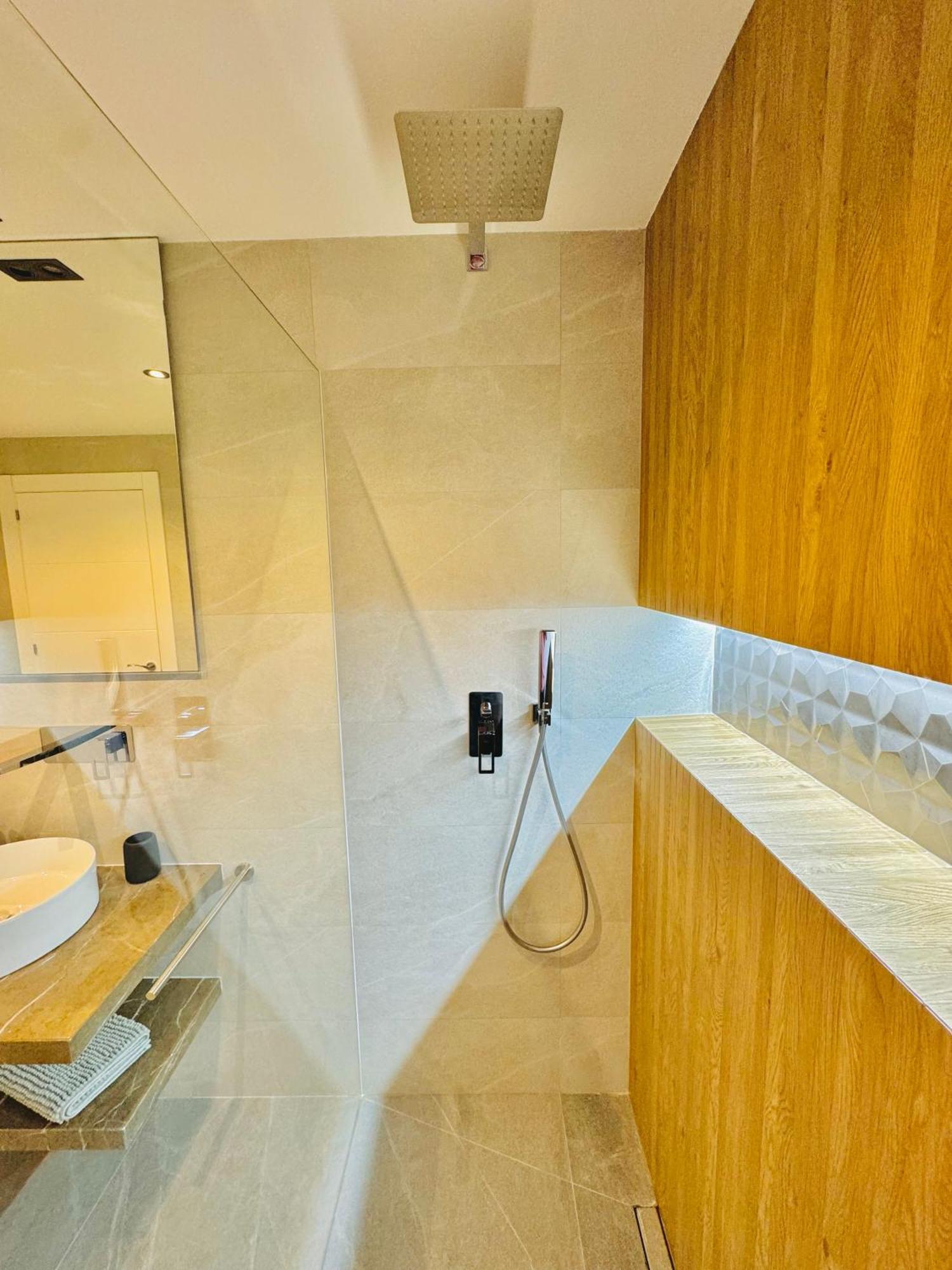 Pueblo Evita Premium Suites 베날마데나코스타 외부 사진